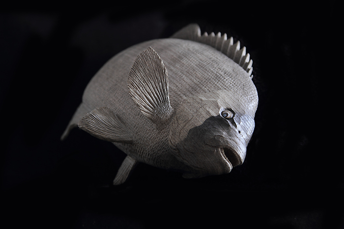 木彫りの魚　石鯛