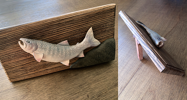 木彫りの魚　岩魚のスタンドディスプレイ