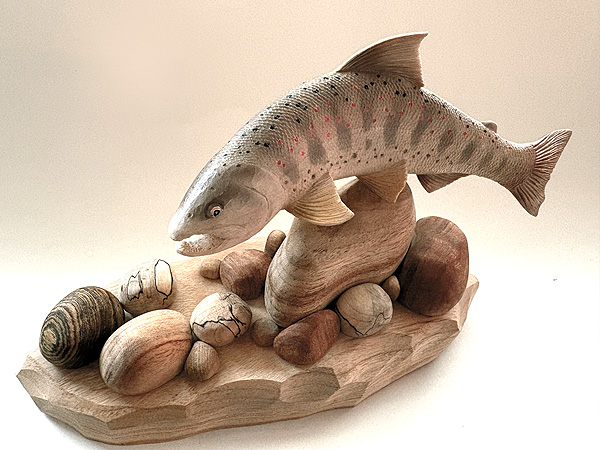 木彫りの魚　栃の木で彫ったアマゴ・渓流魚　フィッシュカービング