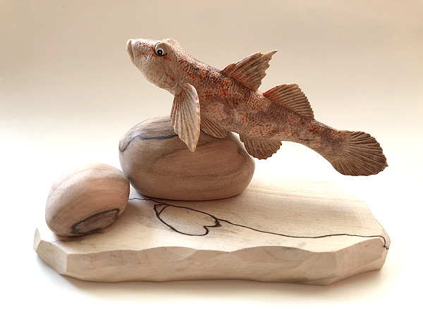 木彫りの魚　木で彫ったヨシノボリ　木彫ヨシノボリ
