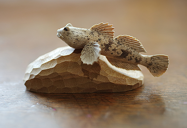 カジカ　木彫りの魚