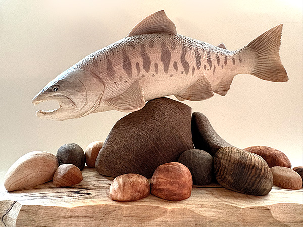 木彫りの魚 栃で彫ったヤマメ フッシュカービング 木彫魚